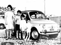 Nicla con mamma e fratelli a Bari - 1969